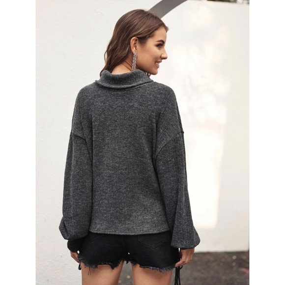 LAST CHANCE❤️Turtleneck bishop sleeve sweater gray - Picture 2 of 3